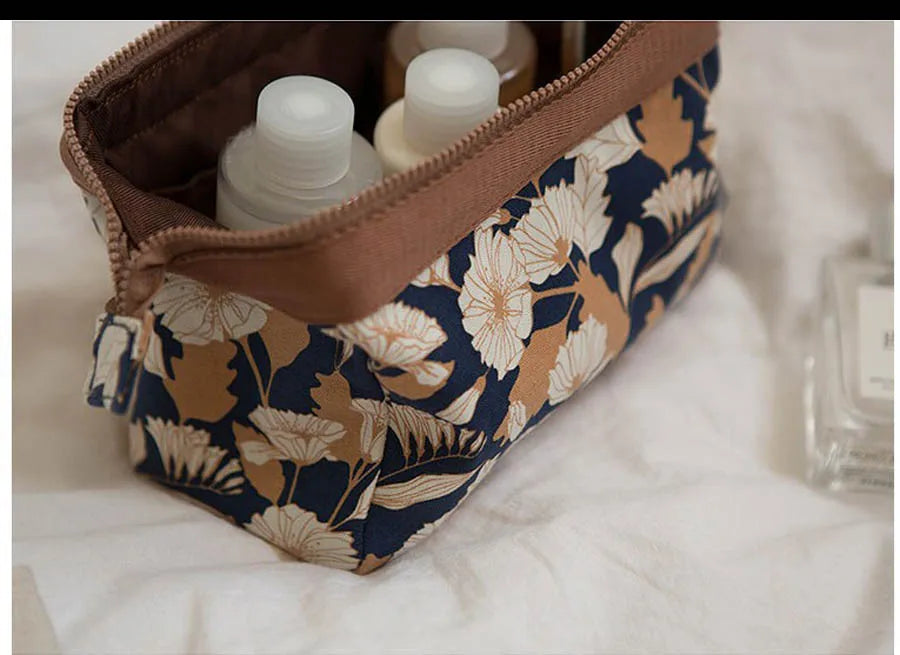 Nueva bolsa de cosméticos de moda para mujer, bolsas de maquillaje impermeables.