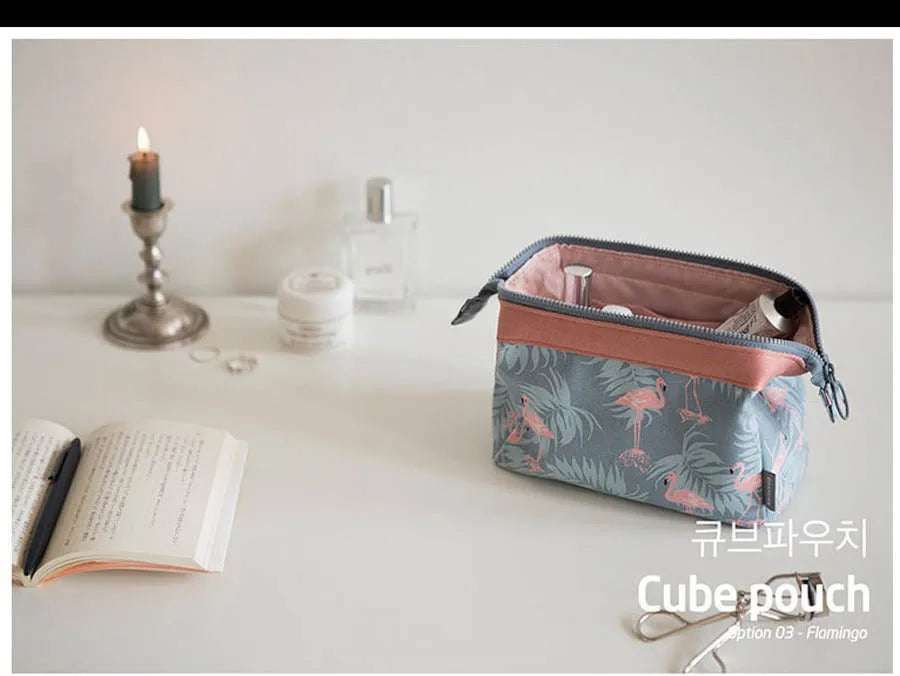 Nueva bolsa de cosméticos de moda para mujer, bolsas de maquillaje impermeables.