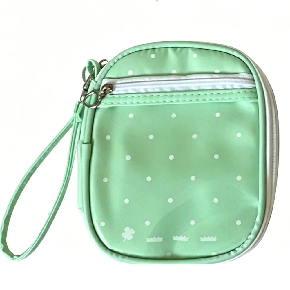 Porta Pasaportes Estilo Coreano con Diseño de Fresa
