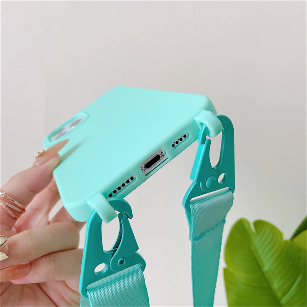 Funda de silicona mate con cordón y correa para collar cruzado para iPhone 17 16 15 14 Pro Max 11 12 13 XR X XS 8 Plus