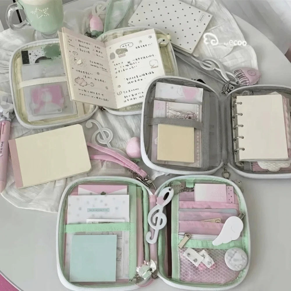 Porta Pasaportes Estilo Coreano con Diseño de Fresa