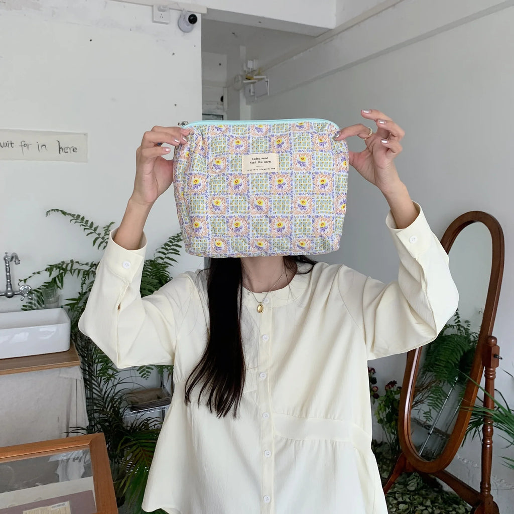 Bolsas de cosméticos de gran capacidad para mujer.
