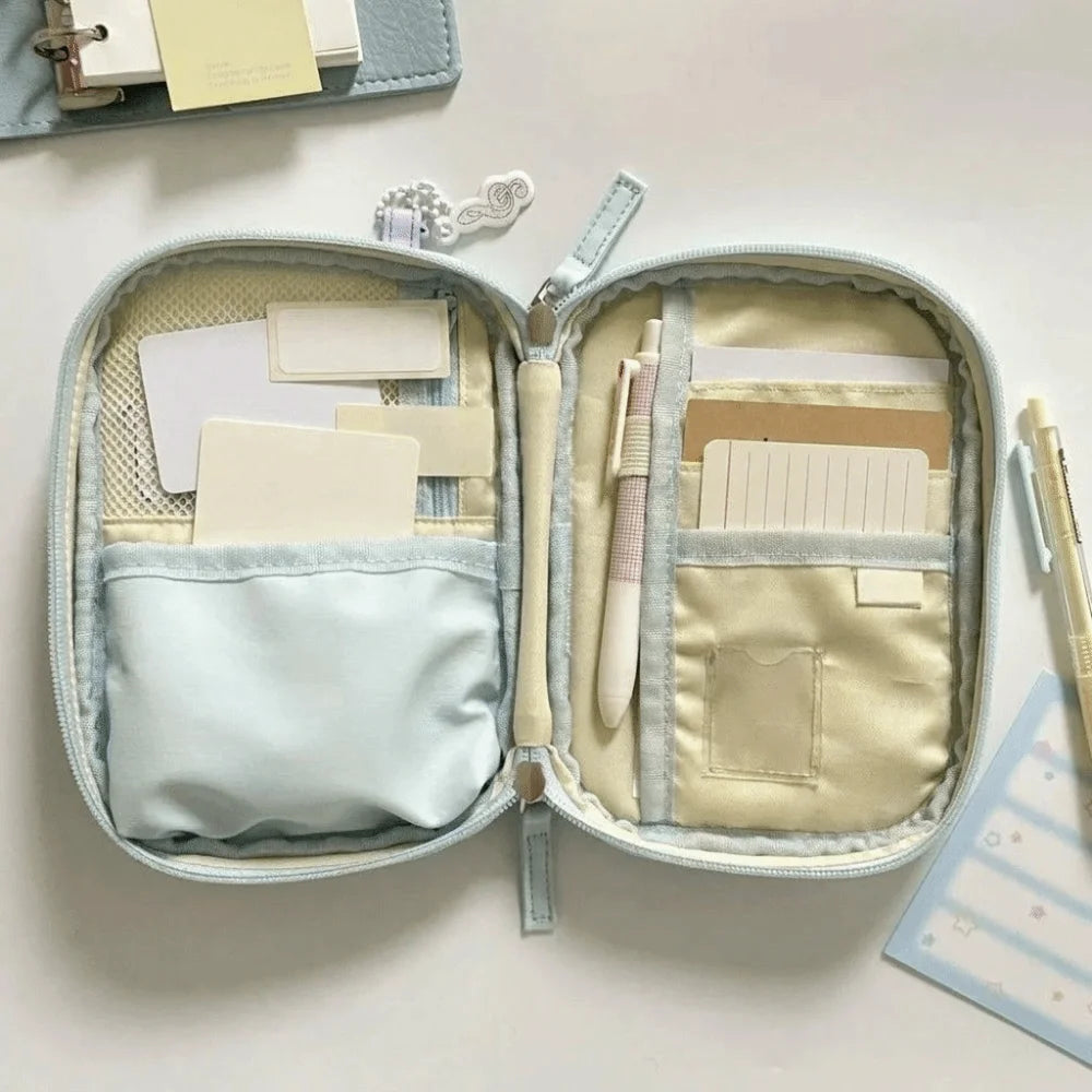 Porta Pasaportes Estilo Coreano con Diseño de Fresa