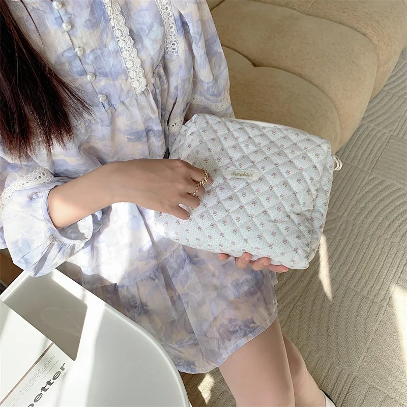 Bolsas de cosméticos de gran capacidad para mujer.