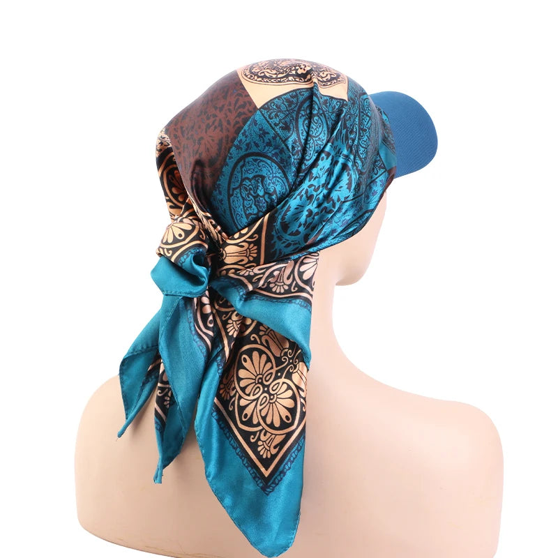 Gorro de Satén con Visera