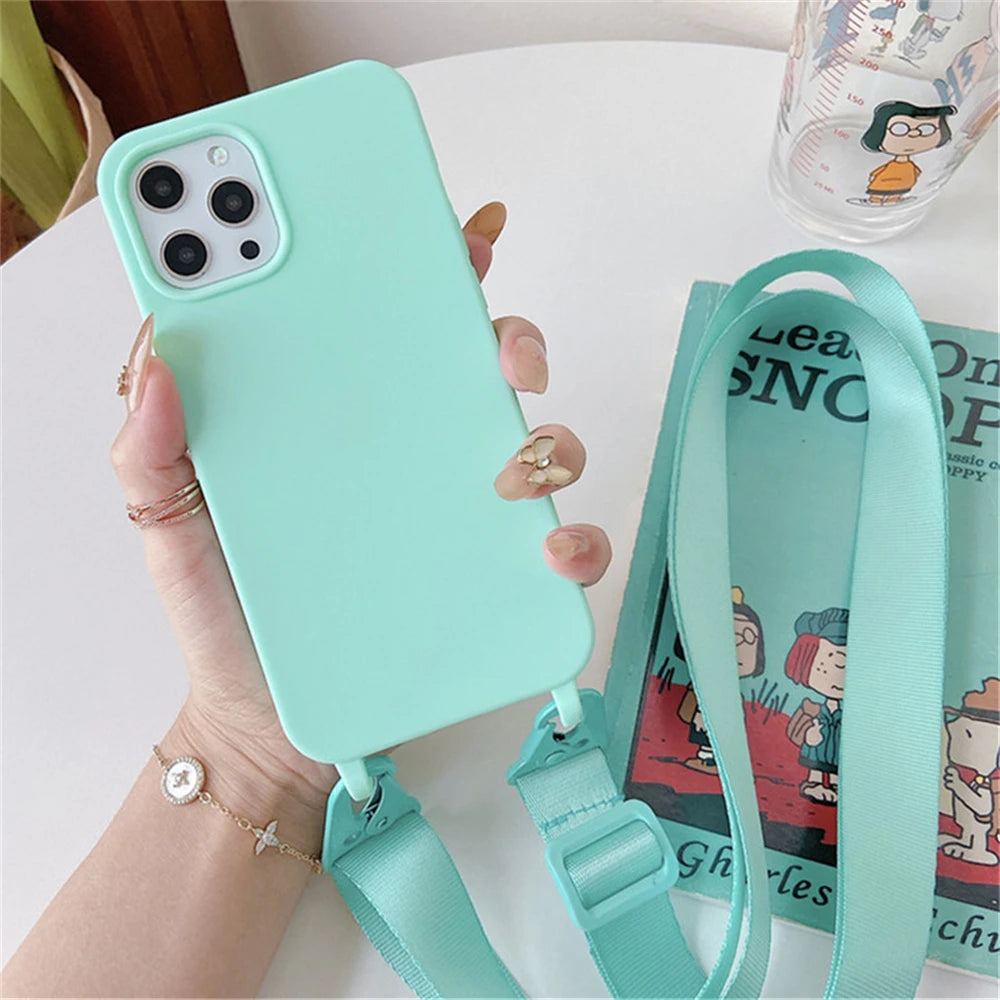 Funda de silicona mate con cordón y correa para collar cruzado para iPhone 17 16 15 14 Pro Max 11 12 13 XR X XS 8 Plus