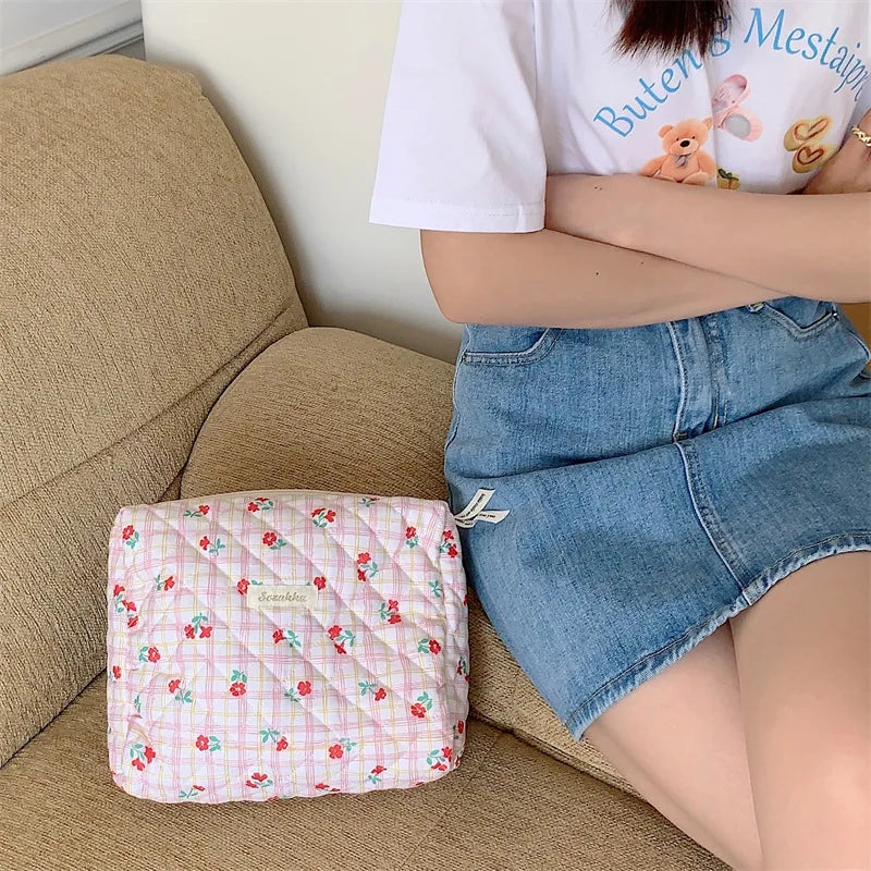 Bolsas de cosméticos de gran capacidad para mujer.