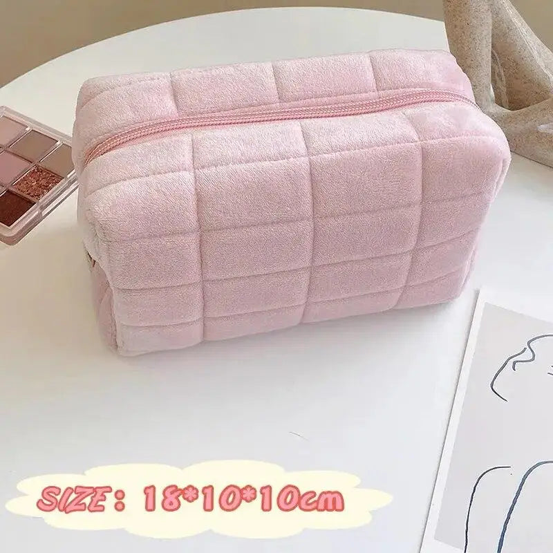Cosmetiquera de Peluche con Cierre