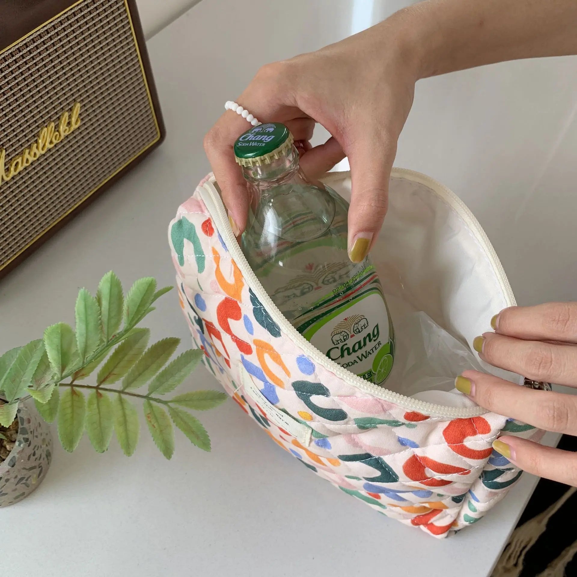 Bolsas de cosméticos de gran capacidad para mujer.